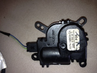 C2S34337 Heater actuator switch