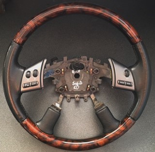 C2S39573LEG X-Type late Warm Charcoal / Walnut wood steering whe