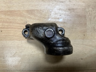 C35571 XJ12 Oil delivery elbow